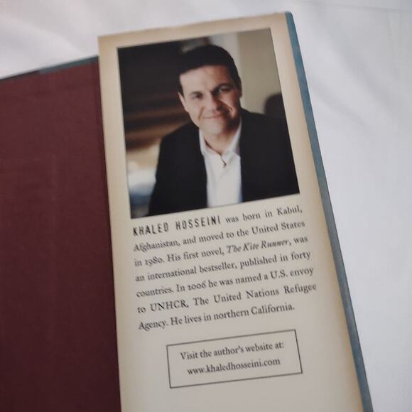 A Thousand Splendid Suns by Khaled Hosseini hardback book - Picture 6 of 7